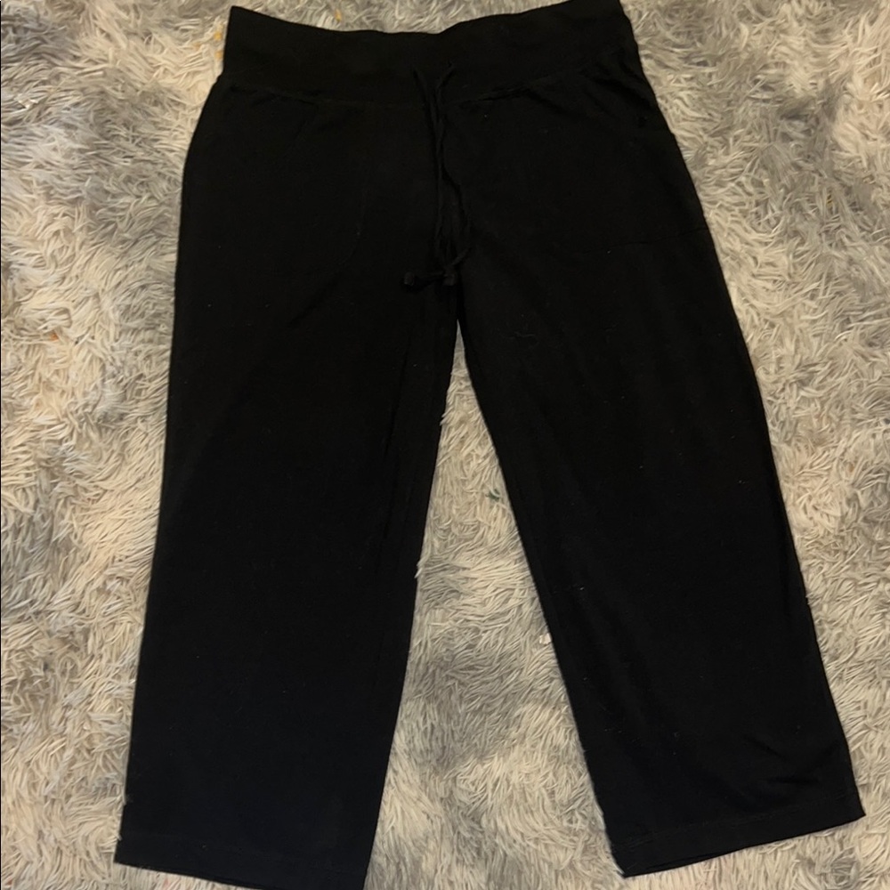 ♥️ Black Cropped Pants Size Small